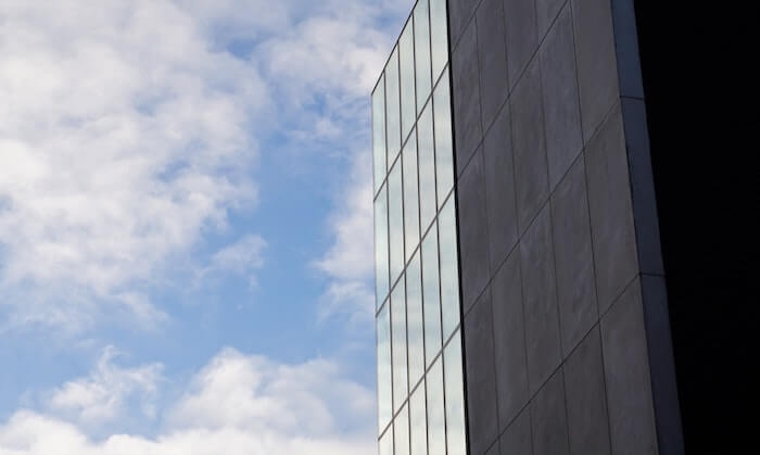 Aurinkosuojakalvo ilmalämpöpumppu