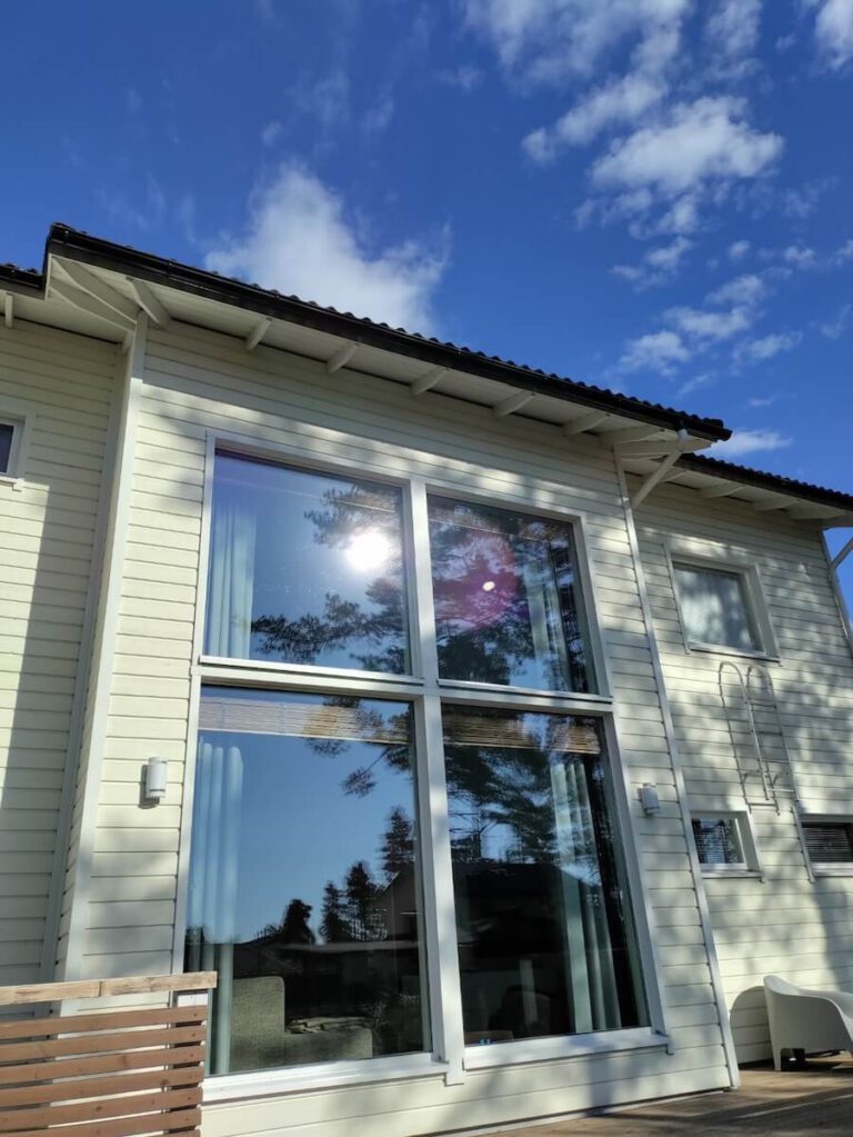 Auringonsuojakalvot Kalvotalo