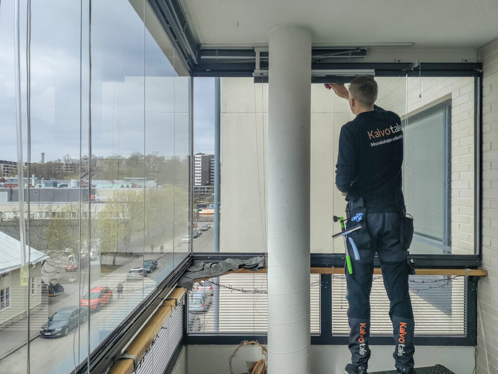 Ikkunakalvo parvekelaseihin